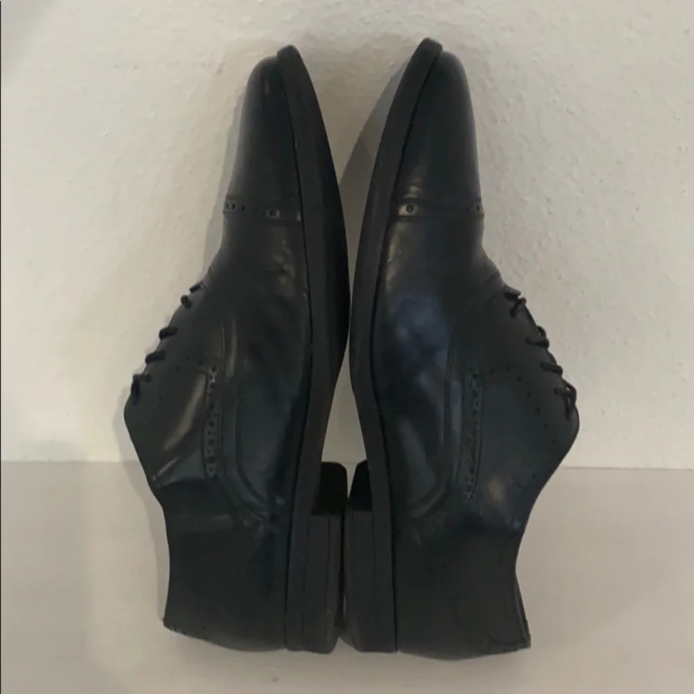 Authentic Cole Haan mens black leather derby shoes 11.5